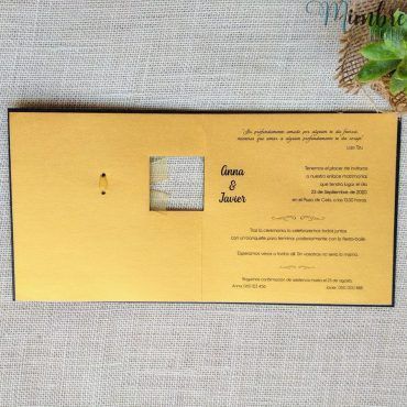 invitacion-de-boda-negro-dorado-lazo-ventana-corazon-romantica