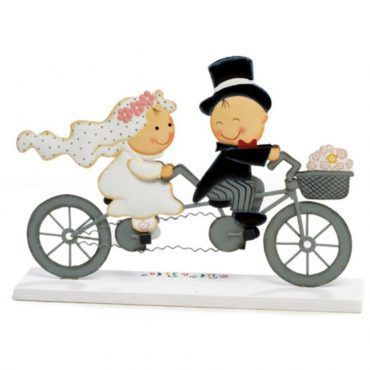 figura tarta boda novios en tandem mopec y125
