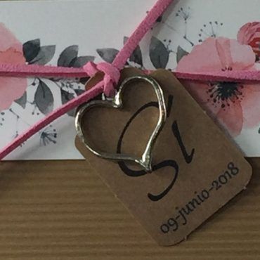 invitacion-de-boda-flor-romantica-forro-marron-corazon