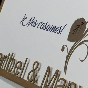 invitacion-de-boda-moderna-original-flor-marron-laser-forro