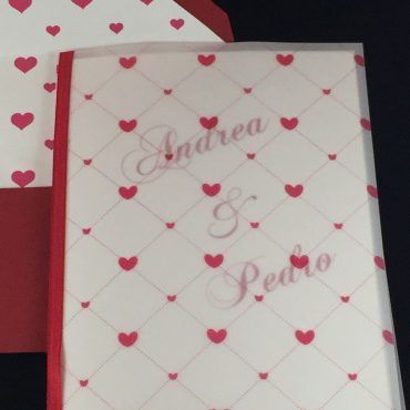 invitacion-de-boda-original-forro-rojo-corazon-romantica
