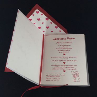 invitacion-de-boda-original-forro-rojo-corazon-romantica