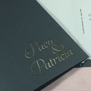 invitacion-de-boda-tarjeta-elegante-negro-clasica
