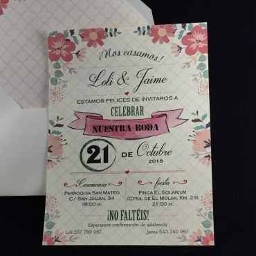 invitacion-de-boda-tarjeta-flores-forro-rosa