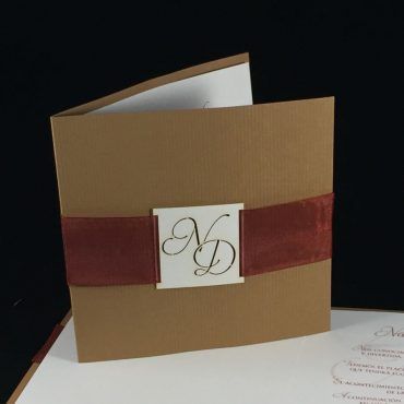 invitacion-de-boda-tarjeta-rustica-marron-lazo