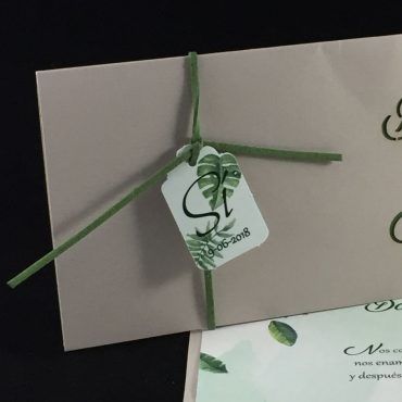 invitacion-de-boda-tarjeta-elegante-cordon-hoja-verde