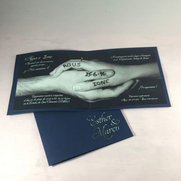 invitacion-de-boda-tarjeta-clasica-elegante-foto-original-azul-mano