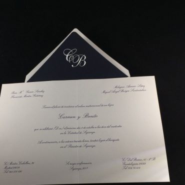 invitacion-de-boda-tarjeta-clasica-elegante-forro-azul