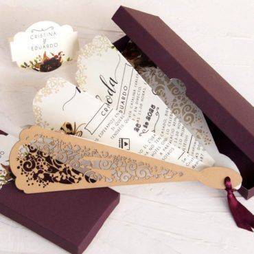 39818, invitación, boda, cardnovel, abanico, caja, morada