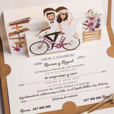 39829, invitación, boda, cardnovel, 3d, novios, bici, ramo, flores