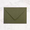 sobre C5 verde oliva para invitaciones de boda